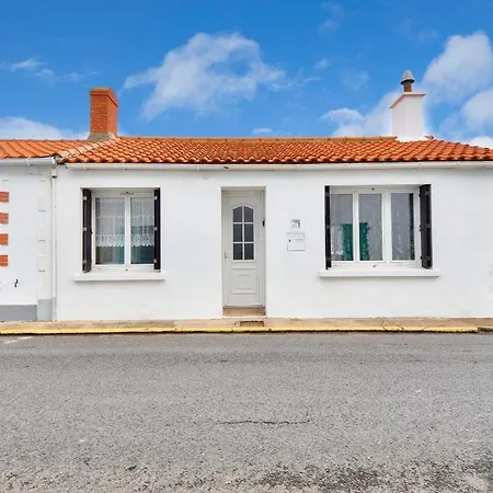 Vakantiehuis Centre - Maison Pour 4 Avec Belle Cour *